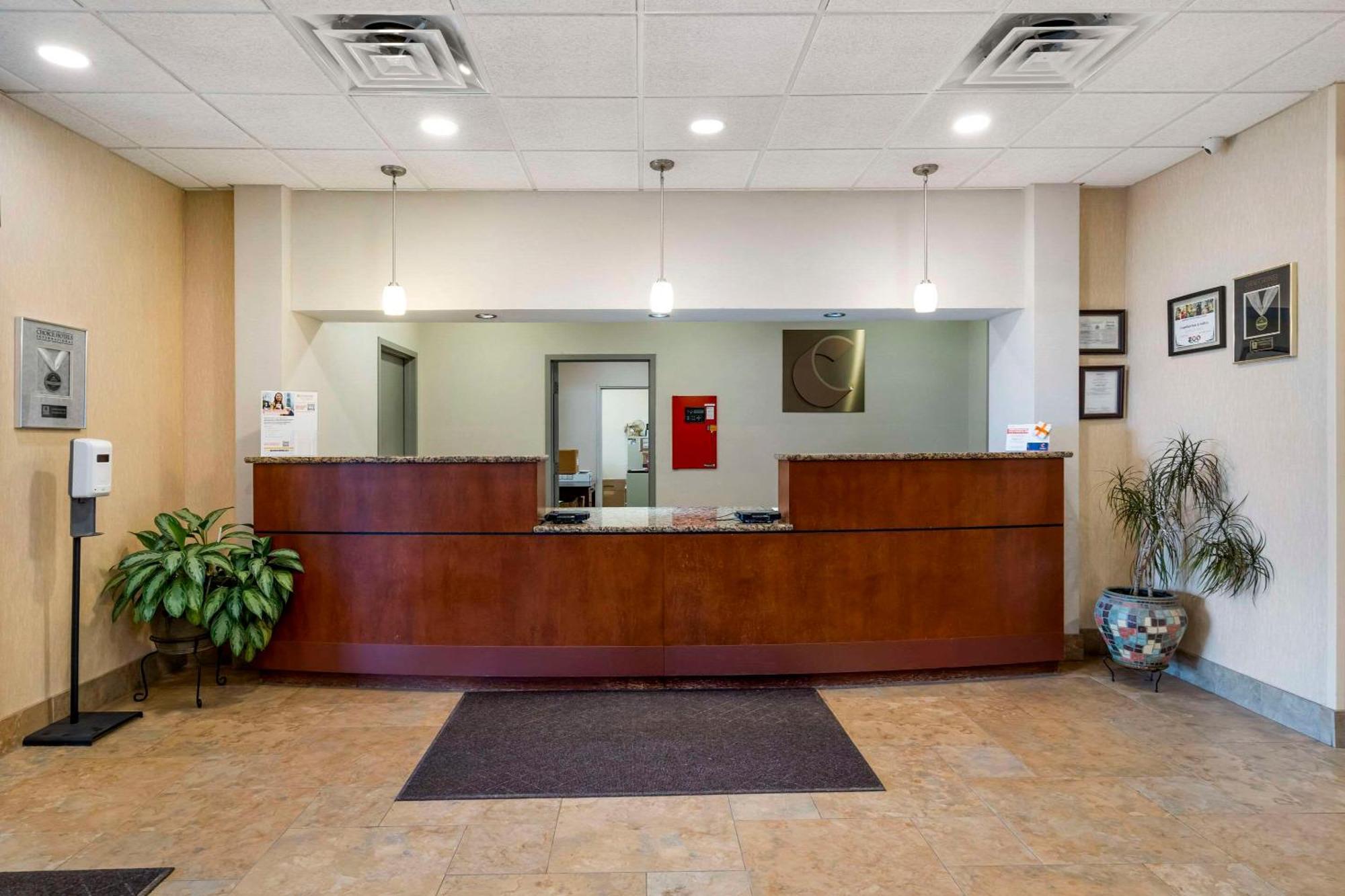 Comfort Inn & Suites Watertown - 1000 Islands Eksteriør billede